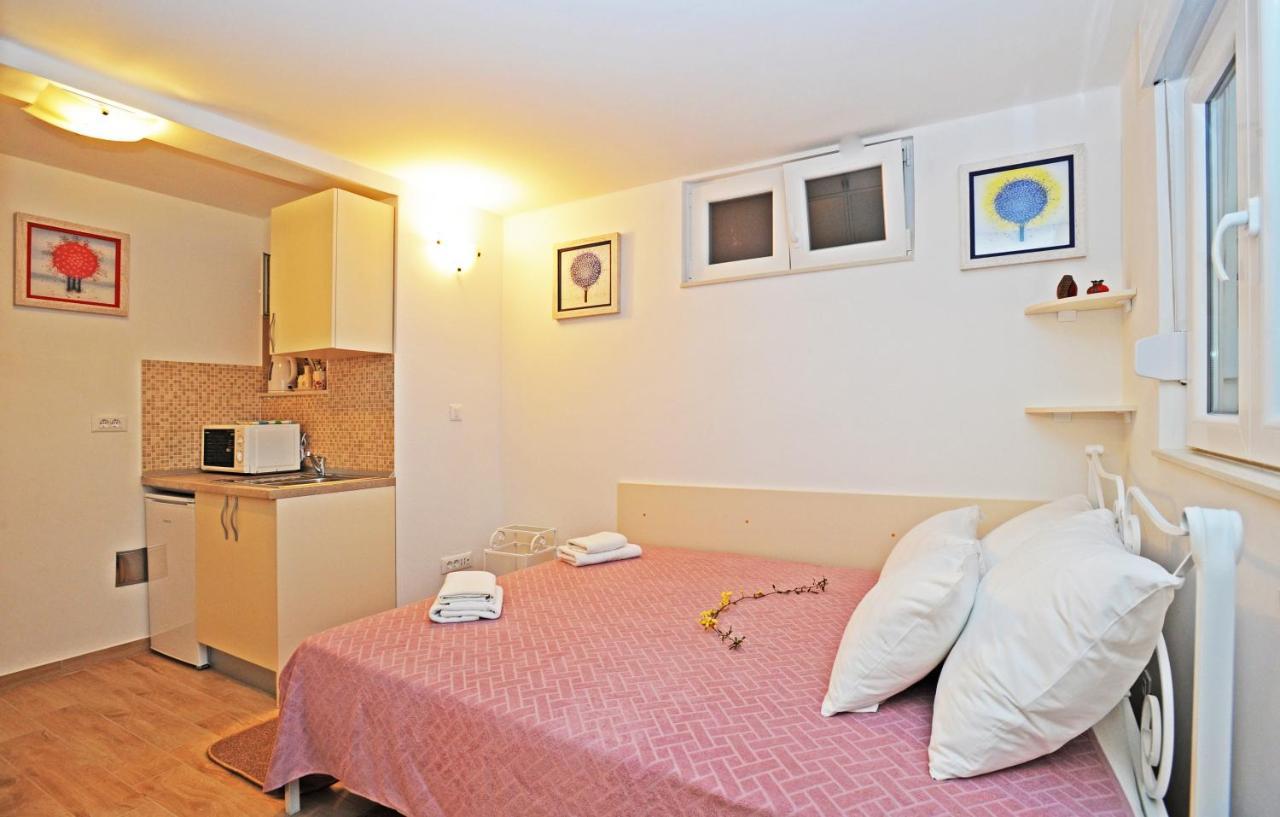 Nika Family Apartments Дубровник Екстериор снимка